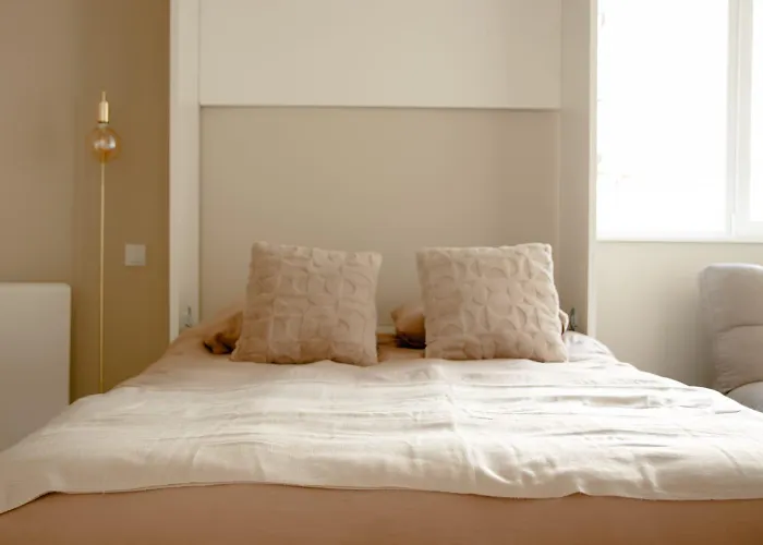 Meuble Le Refuge Dore Avec Netflix Homecourt