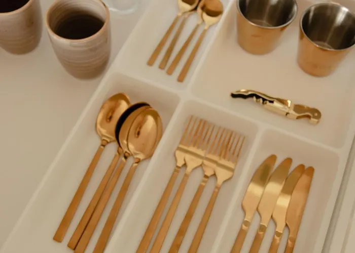 Meuble Le Refuge Dore Avec Netflix Homecourt