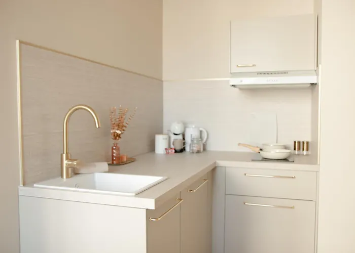 Meuble Le Refuge Dore Avec Netflix Homecourt